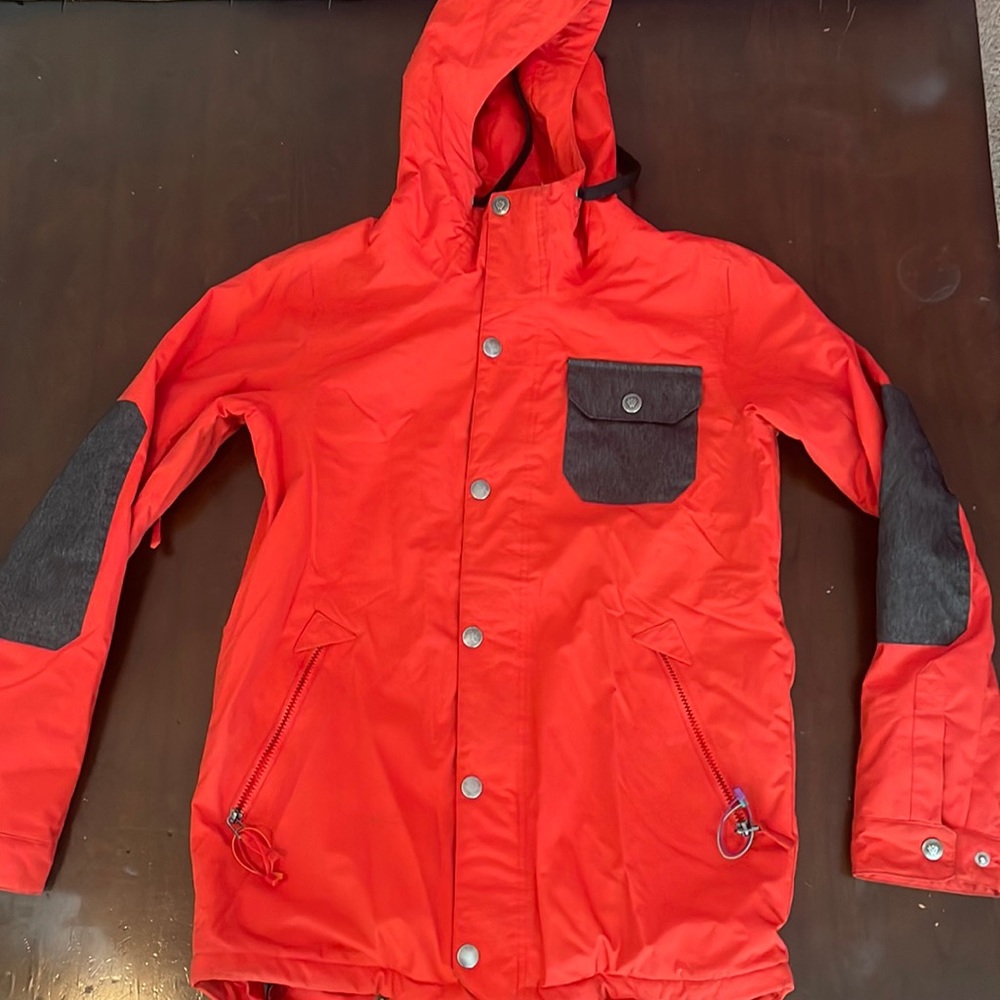 Burton Ski/Snowboarding jacket. The white collection dryride small.